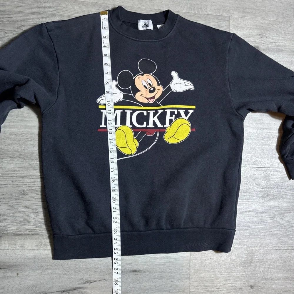 Disney Mickey Mouse Graphic Crewneck Sweatshirt – Black – Men's M – Japan Disney